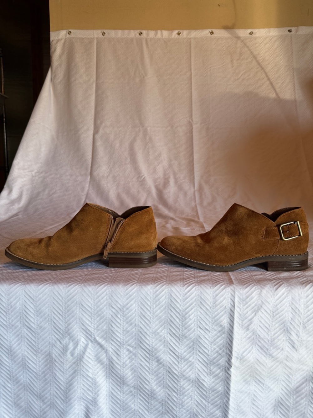 Clarks Women’s Suede Ankle Boots w/Zippers & Buckles in Tan Brown, 7 1/2 - Picture 3 of 8